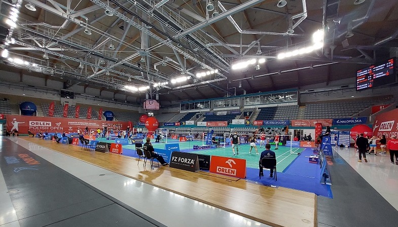 Badminton warm-up in Tarnow. Behind us Orlen Polish Open