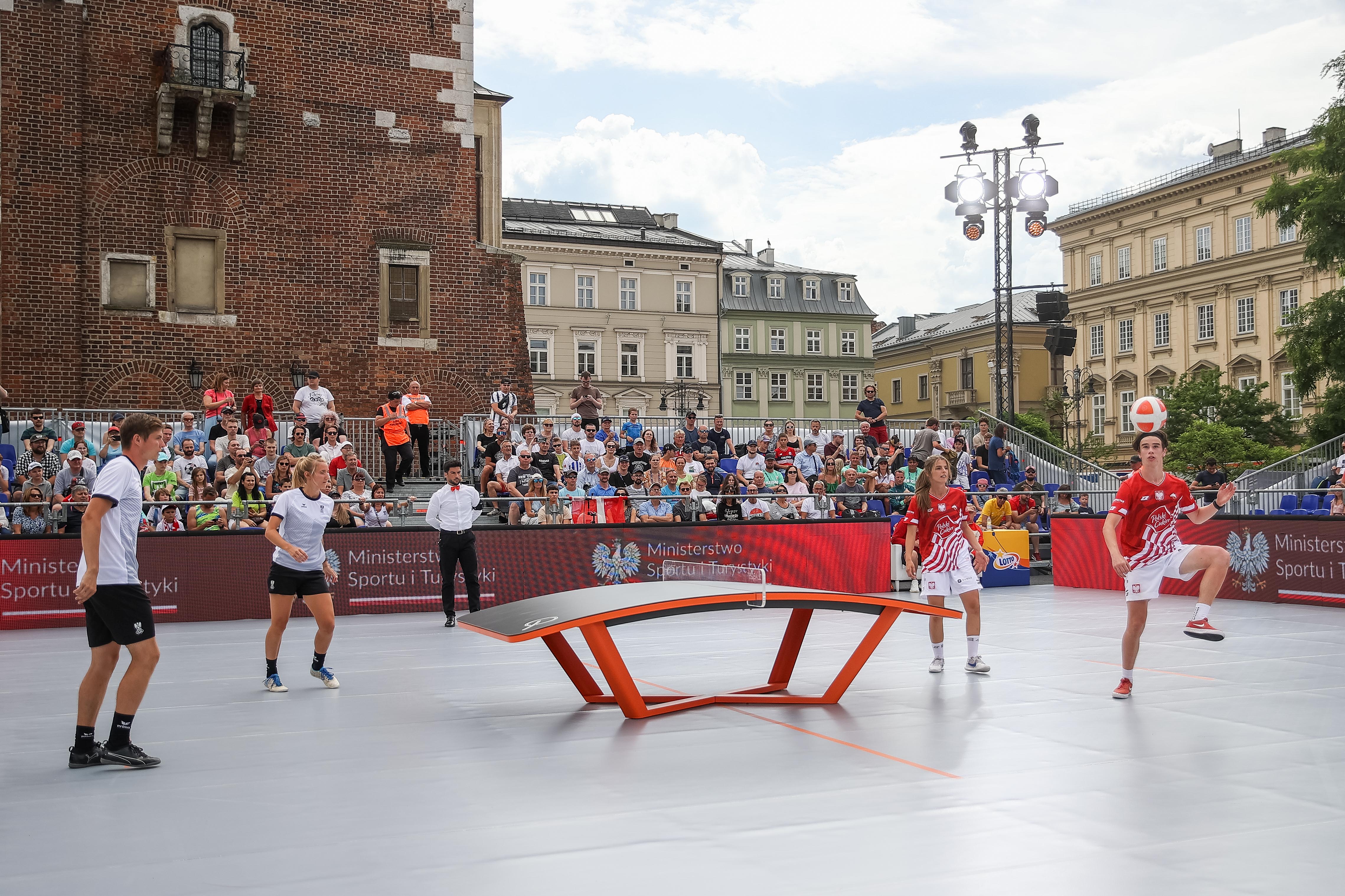 Teqball excitement on the market square in Krakow. Surprise in the final