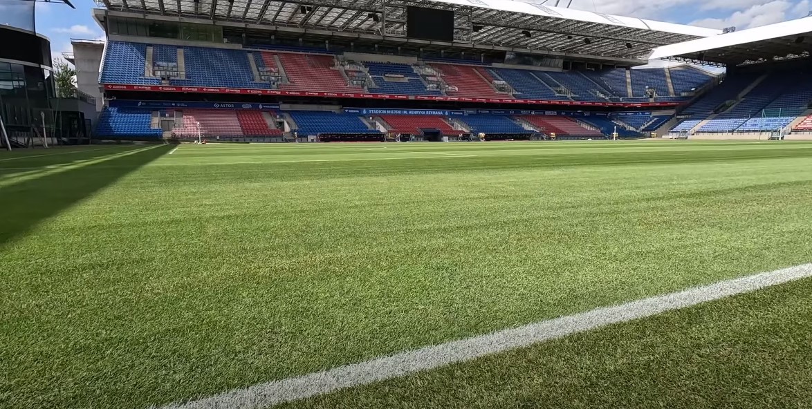 Wisła wraca na Stadion Miejski. “Nowa murawa prezentuje się niesamowicie”